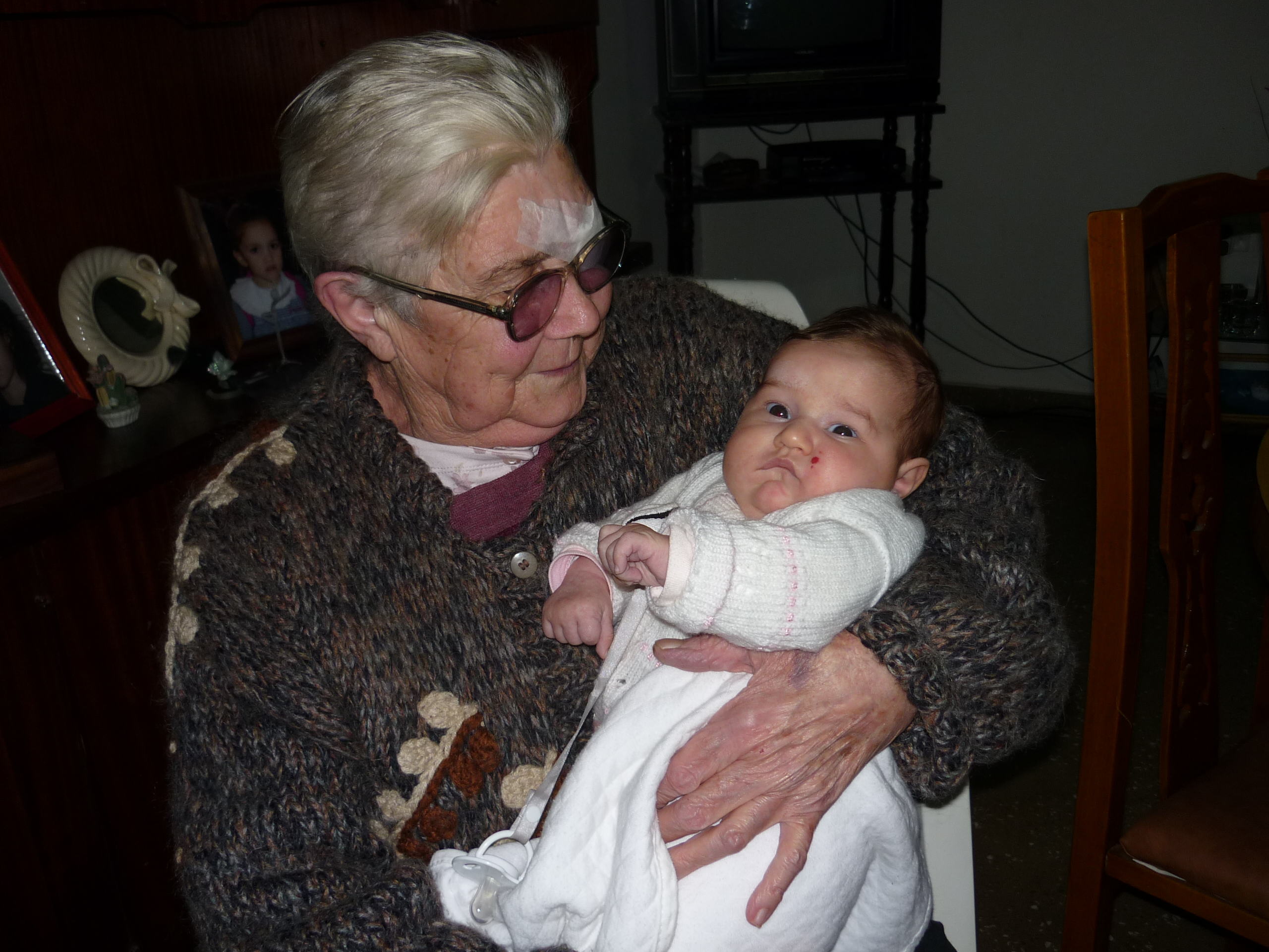 fotos/2010-09-23 - Iara y abuela rosa/P1010329.JPG